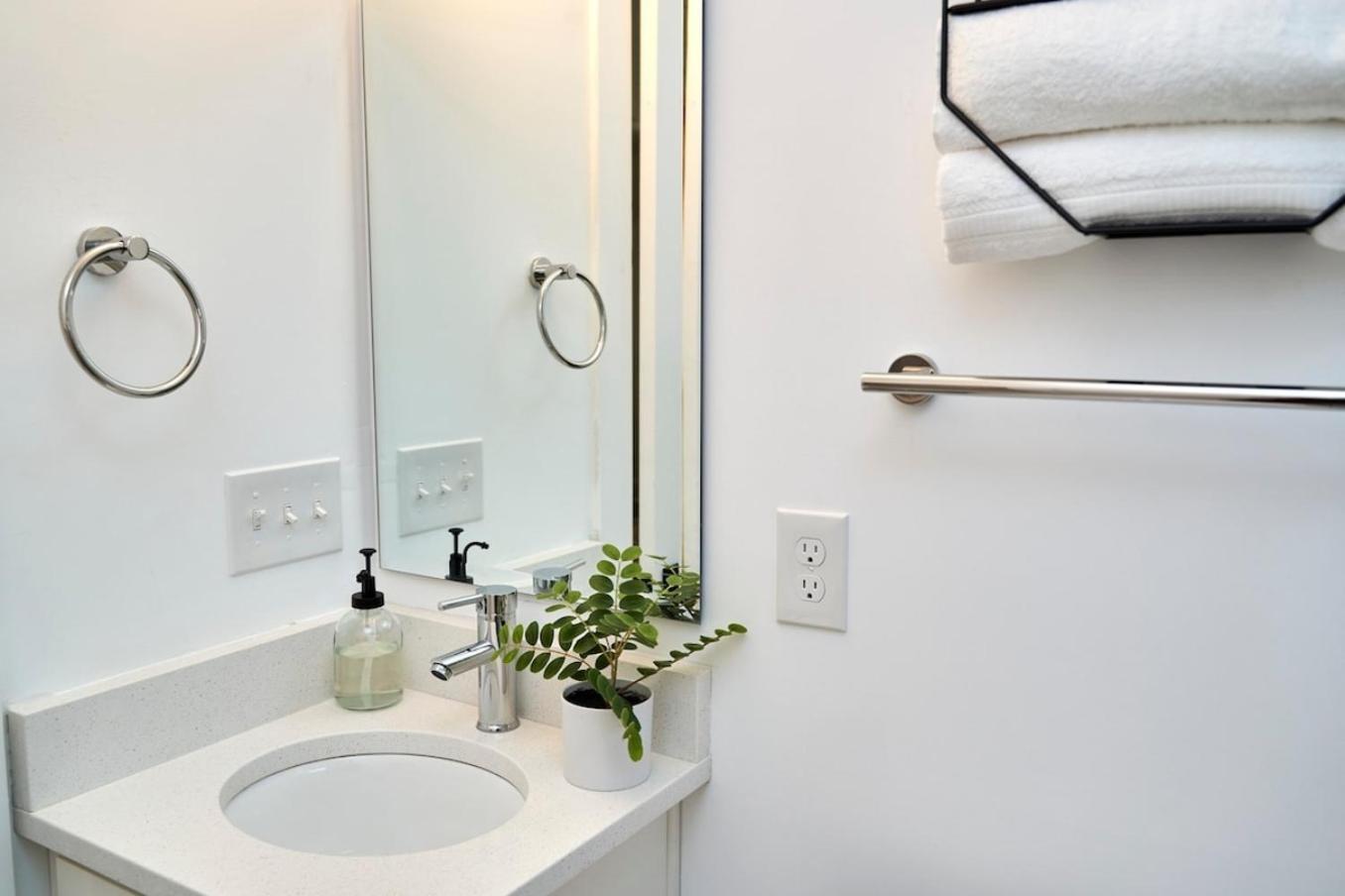 Spacious Retreat Near Downtown, Atl 애틀랜타 외부 사진